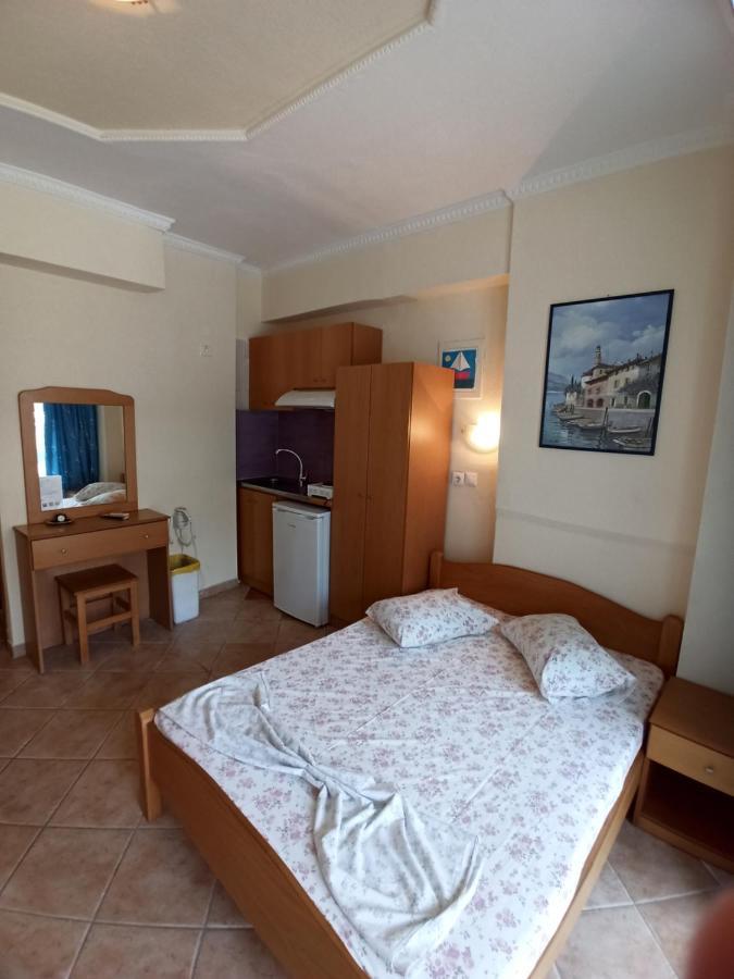 Villa Cosmos Inn Olympiakí Aktí Exterior foto