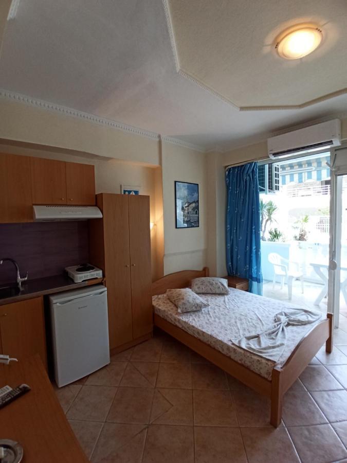 Villa Cosmos Inn Olympiakí Aktí Exterior foto
