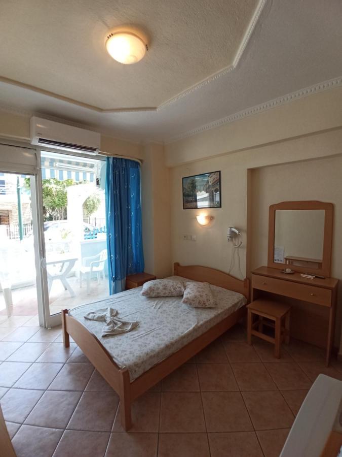 Villa Cosmos Inn Olympiakí Aktí Exterior foto
